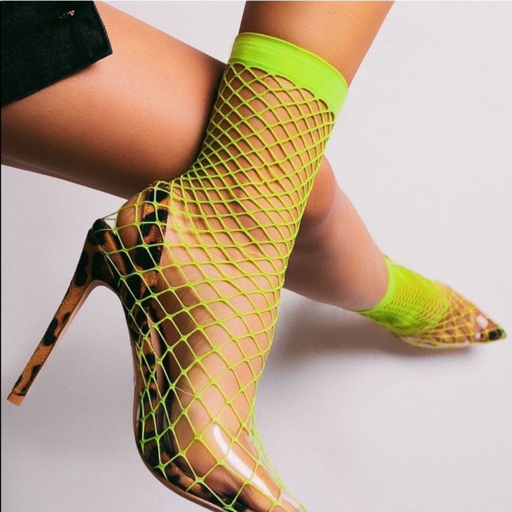 Fishnet slingback heel